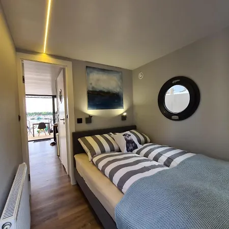 Otter Comfort Klasse Xl Houseboat ספינת מלון